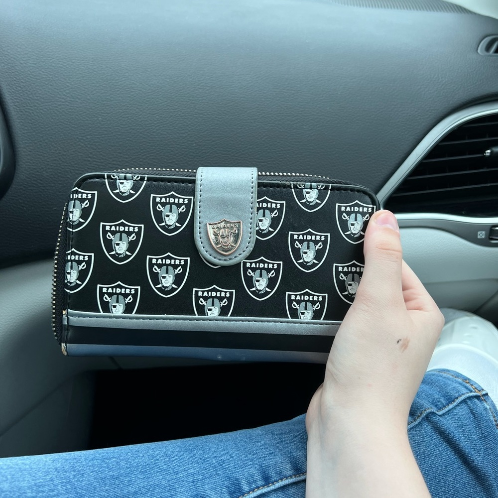 Loungefly NFL Las Vegas raiders wallet
